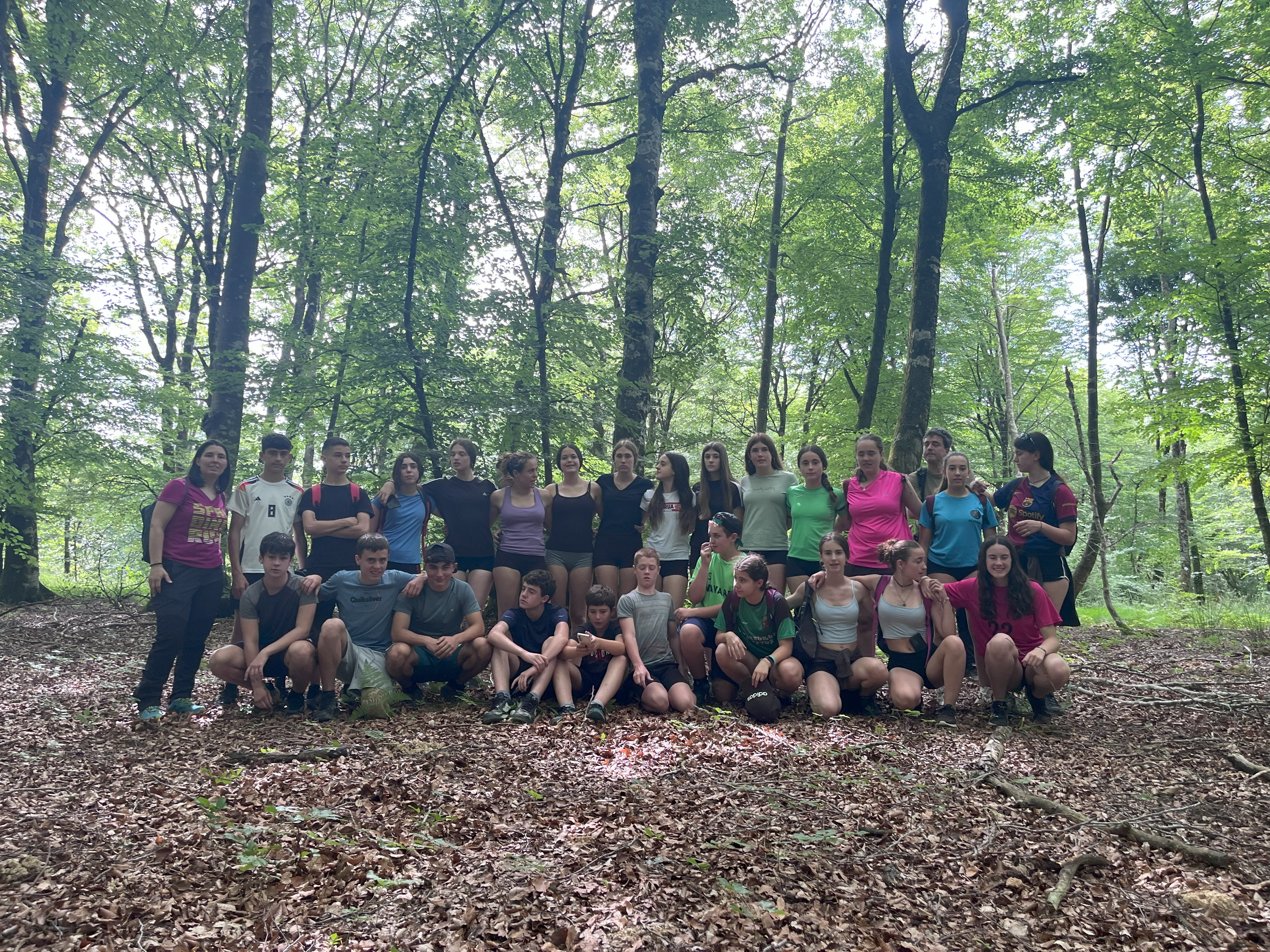 Dos excursiones especiales al castañal de Auza organizadas por “Sustraiak guraso elkartea”.