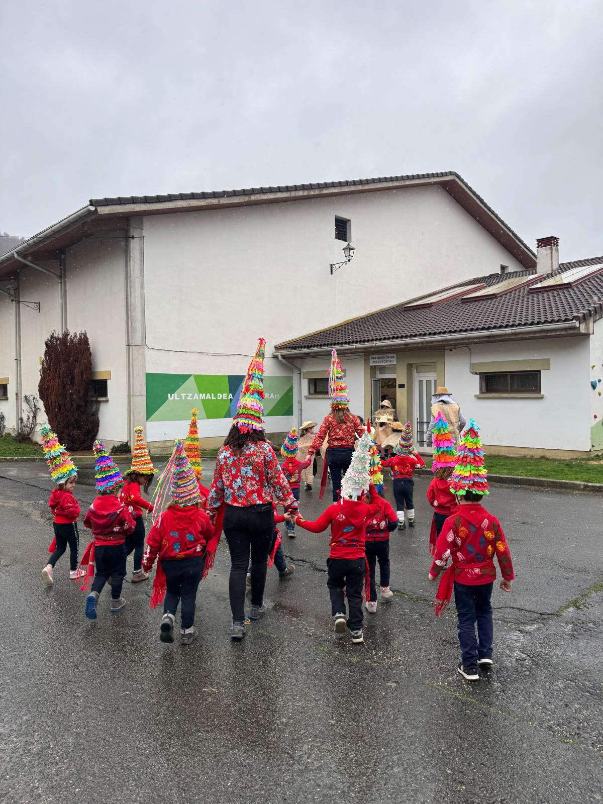 LARRAINTZAR AROA CARNAVALES